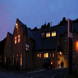 Hotel Red Hall