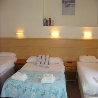 Bonnington Beach Hotel