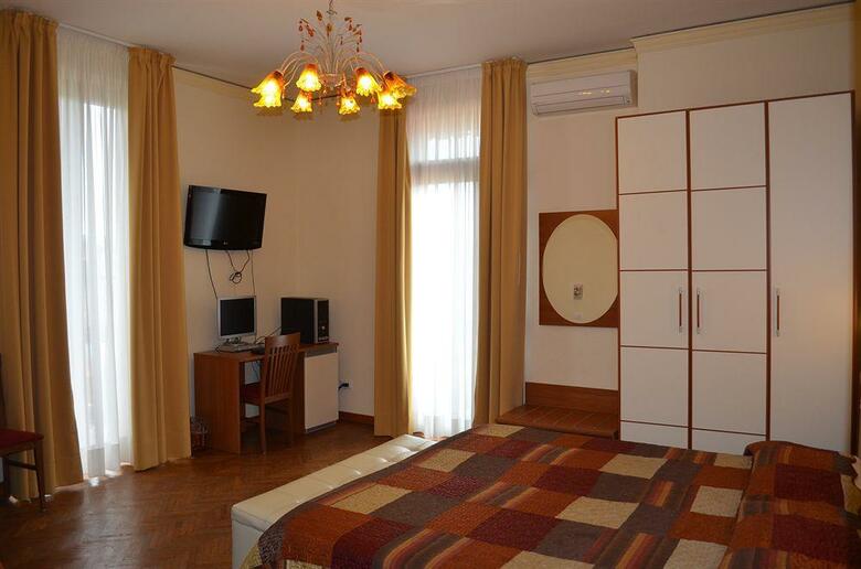 Hotel Ester