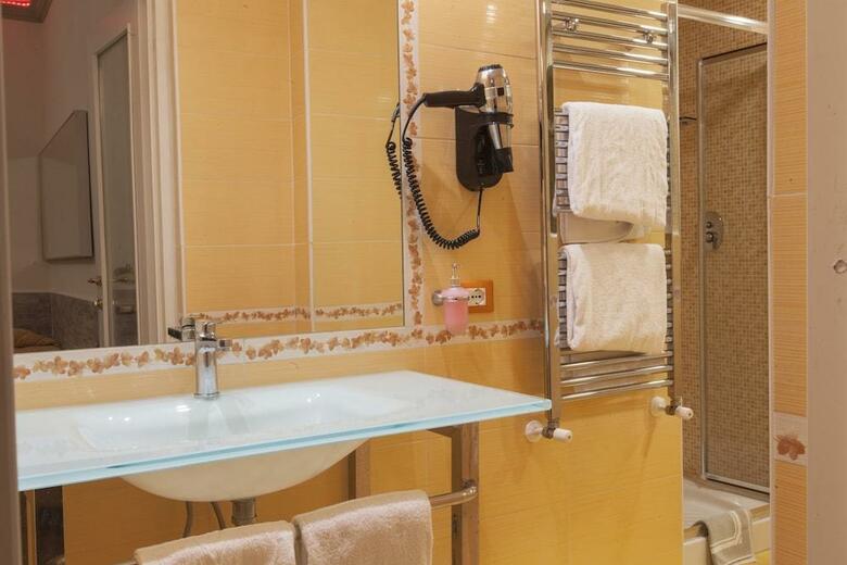 Hotel Ester