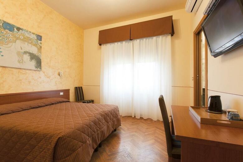 Hotel Ester