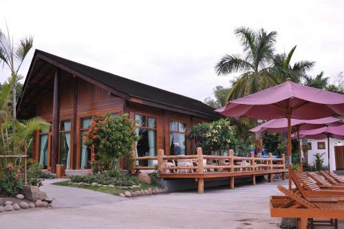 Hotel Myitkyina Palm Spring Resort