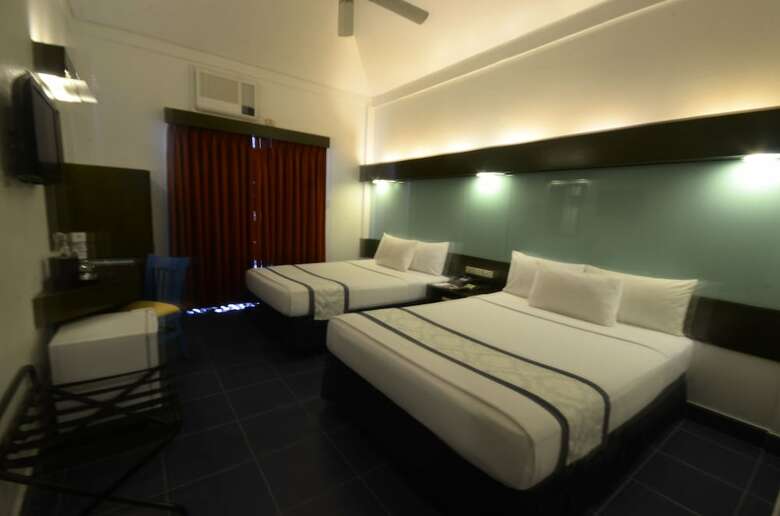 Hotel Microtel By Wyndham Puerto Princesa