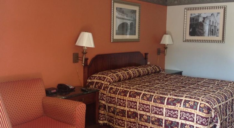 Hotel Deluxe Inn Airport