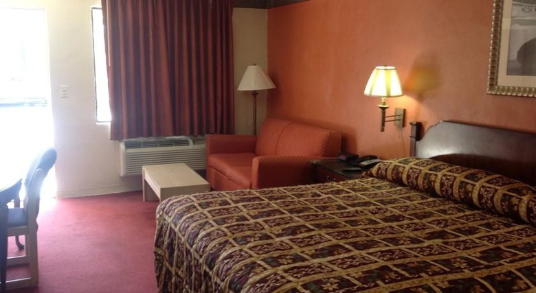 Hotel Deluxe Inn Airport