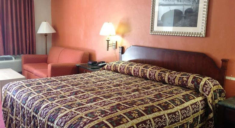 Hotel Deluxe Inn Airport