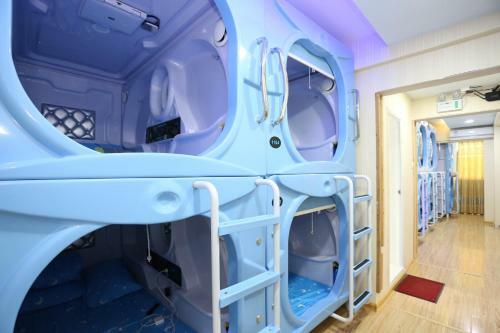 Youwo Capsule Hotel