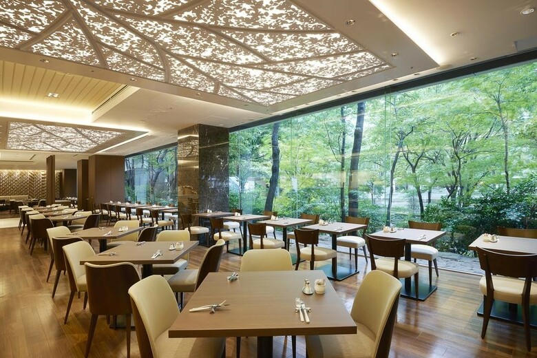 Keio Plaza Hotel