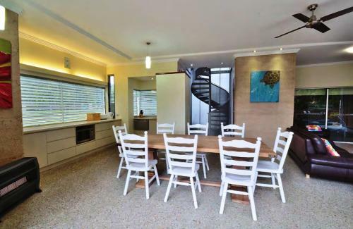 Sun Worship Eco Villas