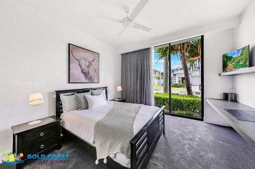 The Pinnacle At Hope Island Resort