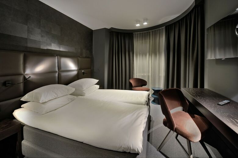 Amsterdam Forest Hotel