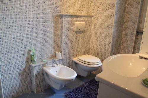 Yhome | J Stadium - Toscana Apartments