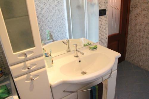 Yhome | J Stadium - Toscana Apartments