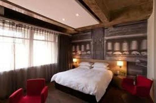 Reef Hotel
