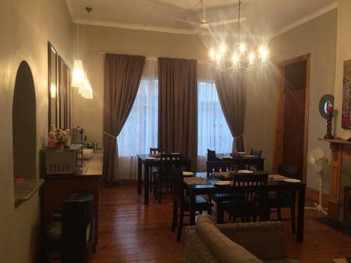 Tranquil House B&B @ 1 College Ave