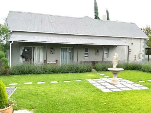 Tranquil House B&B @ 1 College Ave