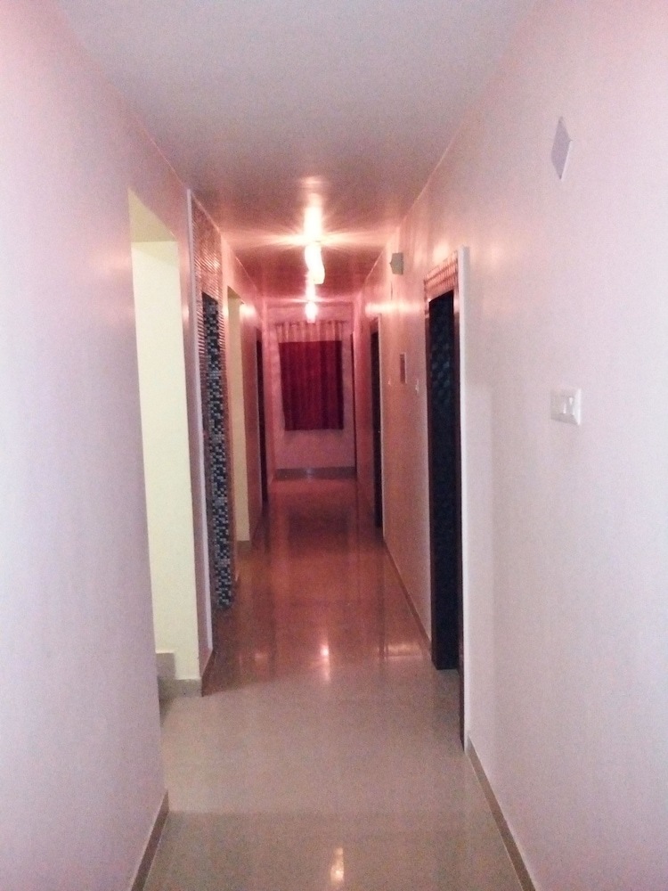 Hotel Viraat Inn