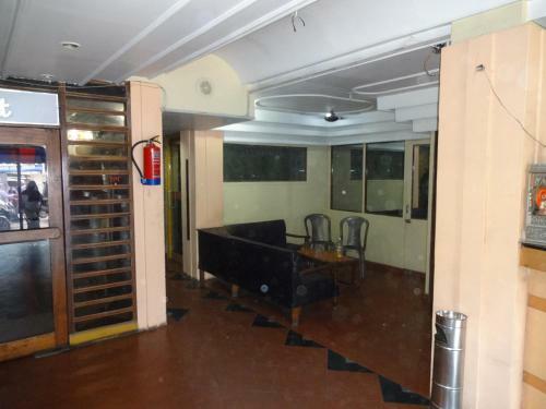 Ajatsatru Hotel