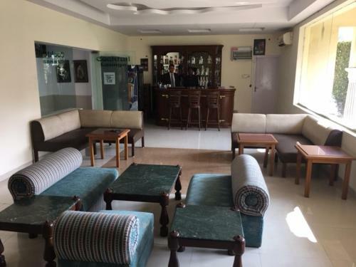 Hotel Shiva Oasis Resort