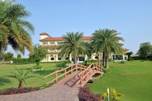 Hotel Shiva Oasis Resort