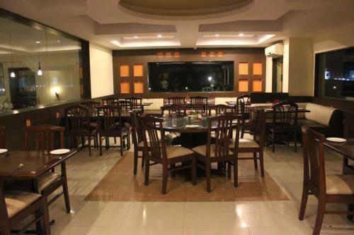 Hotel Shiva Oasis Resort