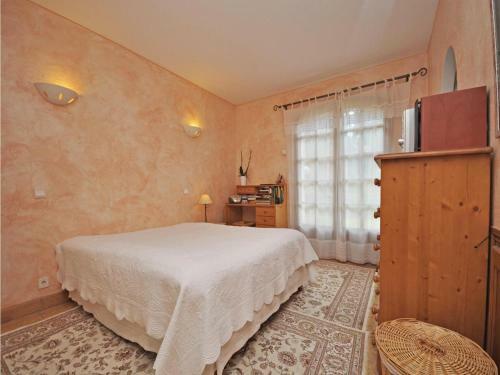 Holiday Home Roquefort Les Pins 08