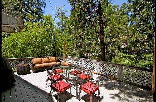 Creekside Lodge