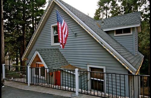 Creekside Lodge