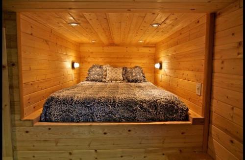 Creekside Lodge