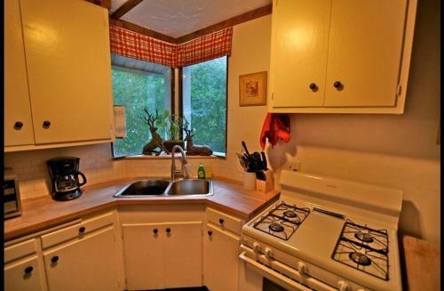 Creekside Lodge