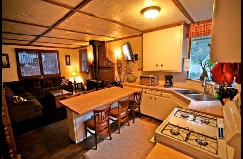 Creekside Lodge