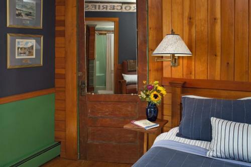 Bed & Breakfast Abbey's Lantern Hill Inn