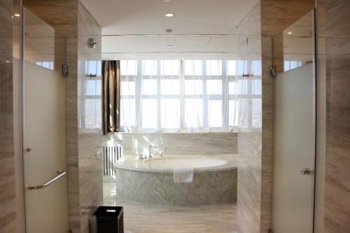 Bavaria Regent Hotel Hailar