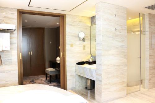 Bavaria Regent Hotel Hailar