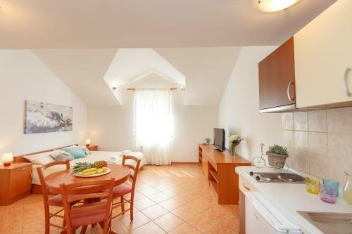 Apartments Mondo
