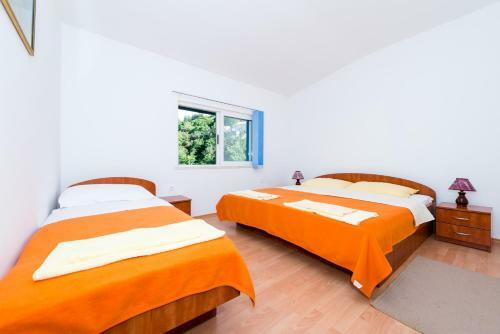Apartments Dubelj