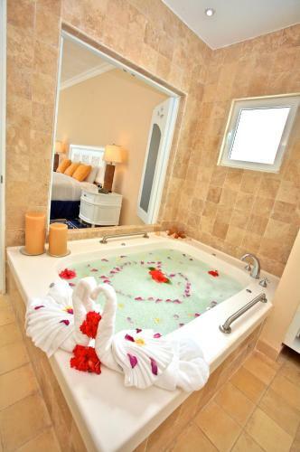 Pueblo Bonito Emerald Luxury Villas & Spa All Inclusive