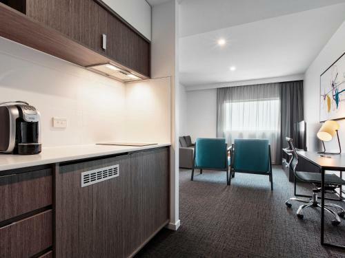 Best Western Plus Lake Kawana Hotel