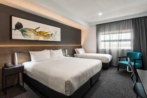 Best Western Plus Lake Kawana Hotel