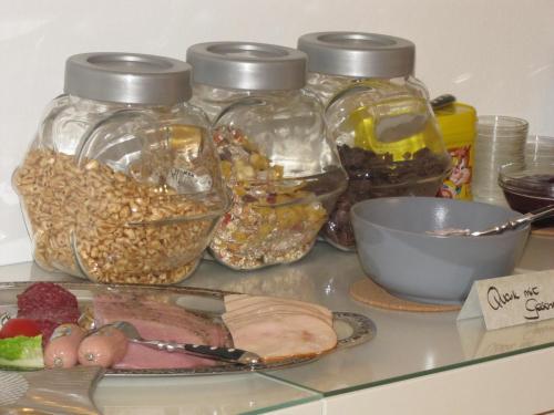 Hostal Pension Genat