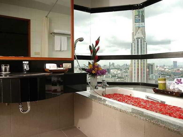 Grand Diamond Suites Hotel