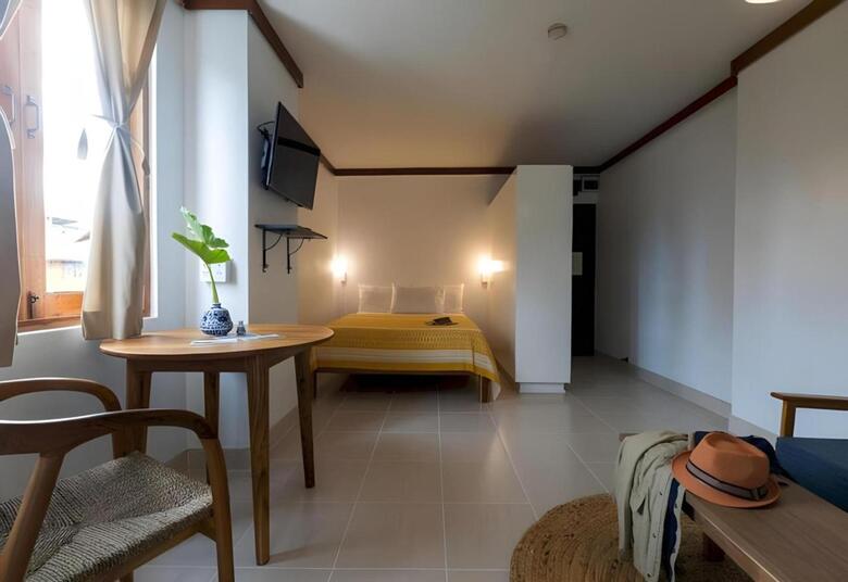 Howard Square Boutique Hotel
