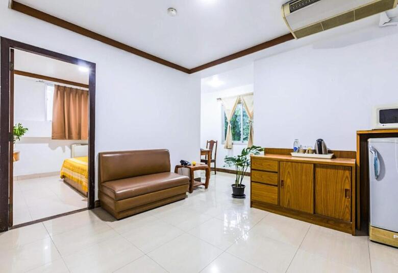 Howard Square Boutique Hotel