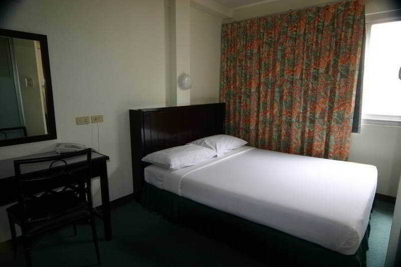 Hotel Pinnacle Sukhumvit Inn