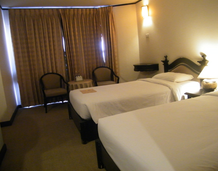 Hotel C H