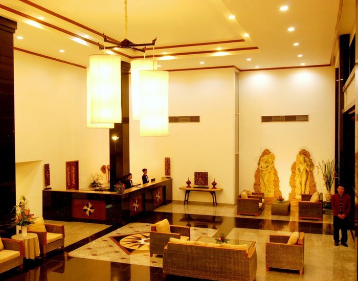 Hotel C H