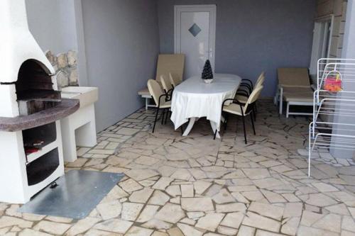 Apartments By The Sea Zavode (omis) - 1048