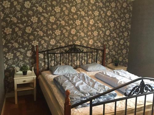 Albergue Lunedet Camping Caf� Restaurang Ab