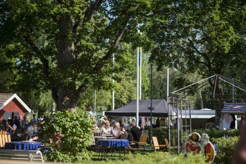 Albergue Lunedet Camping Caf� Restaurang Ab