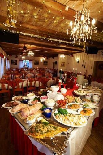 Albergue Lunedet Camping Caf� Restaurang Ab